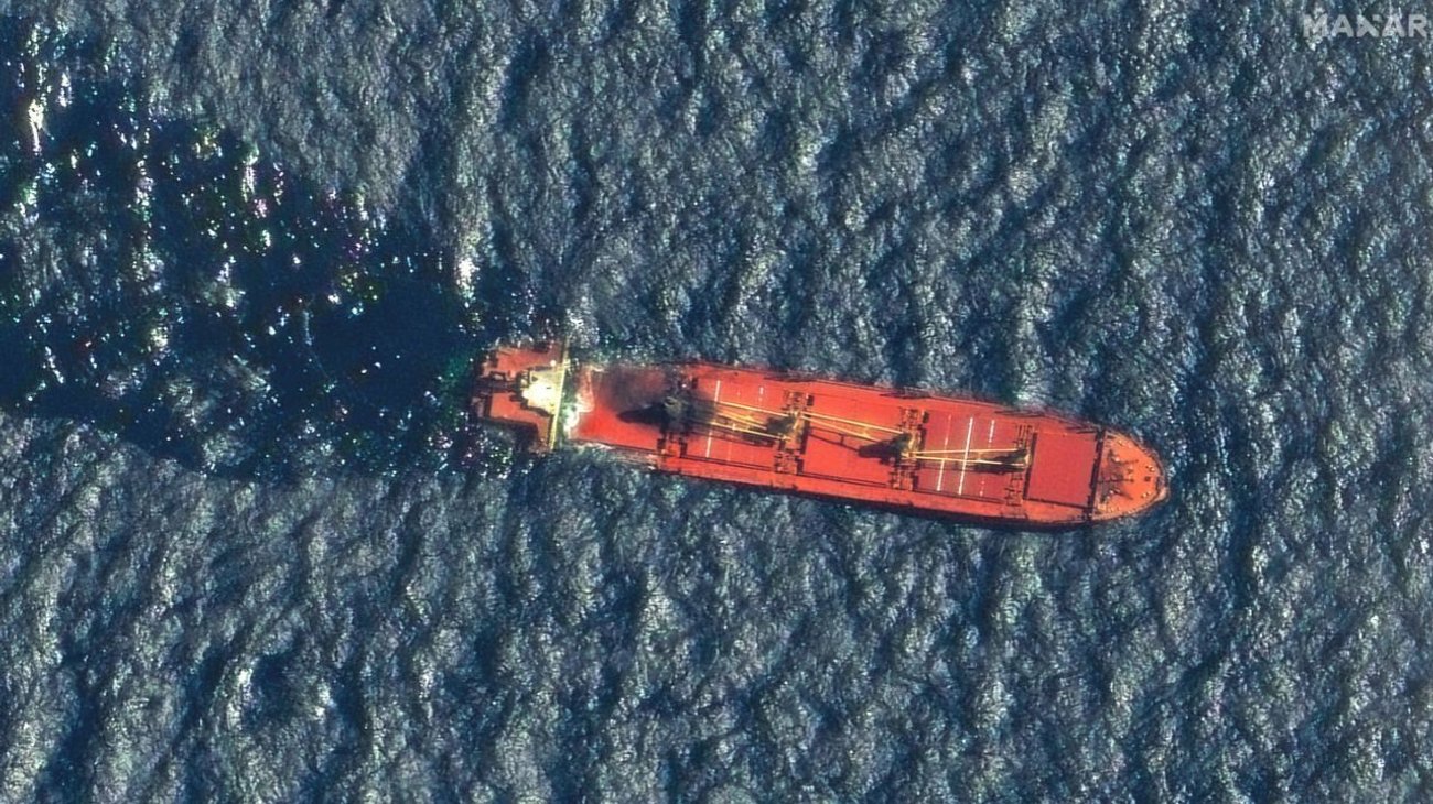 buque_atacado_por_huties_de_yemen_se_hunde_en_el_mar_rojo_6b20738a93