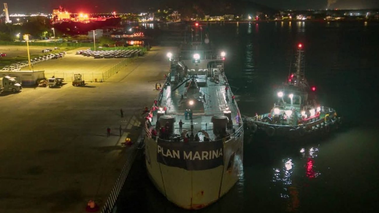 Zarpan buques de la Marina con apoyo para damnificados por Polo