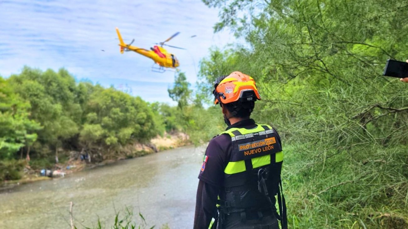 Reanudan búsqueda de hombre arrastrado por corriente en Monterrey