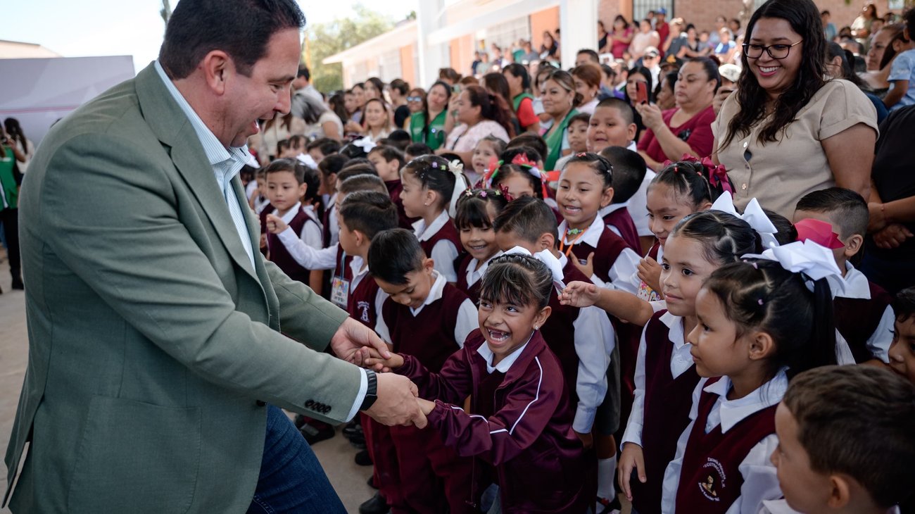Llega techumbre a primaria y pavimentan en colonia Nueva Tlaxcala