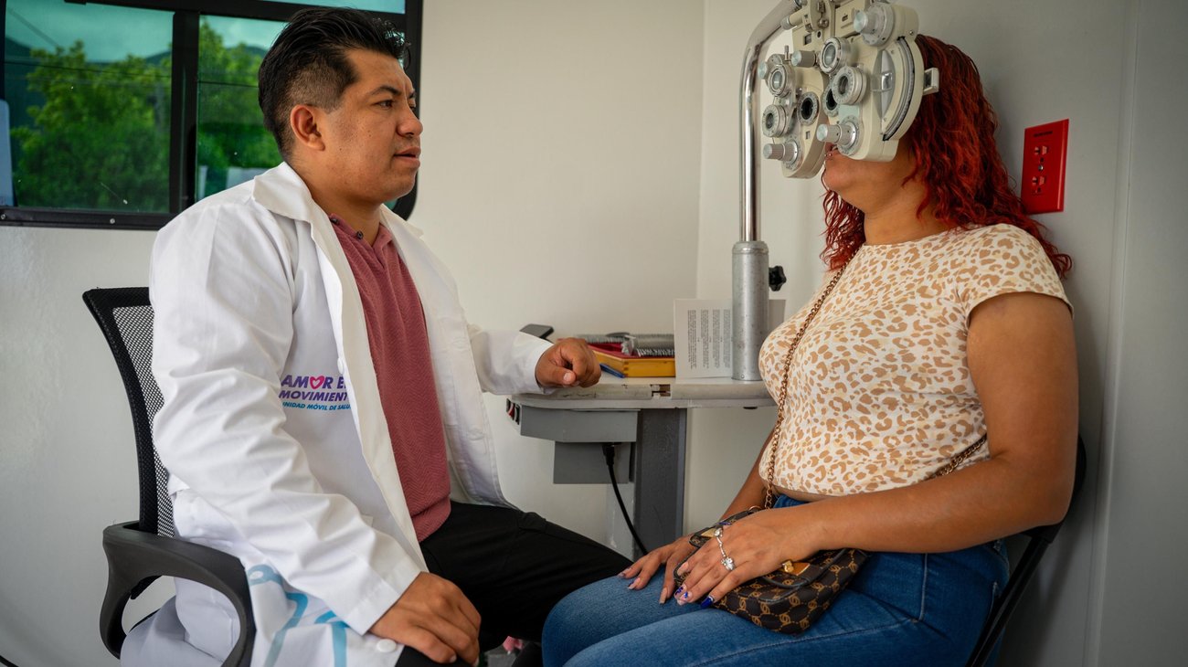 DIF Saltillo relanza programa de salud con Kikin Fonseca