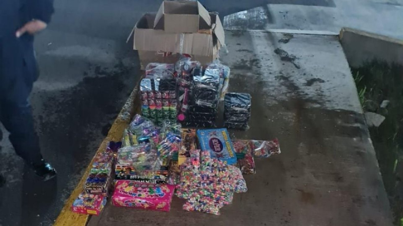 Cae pareja con miles de cohetes en Santa Catarina