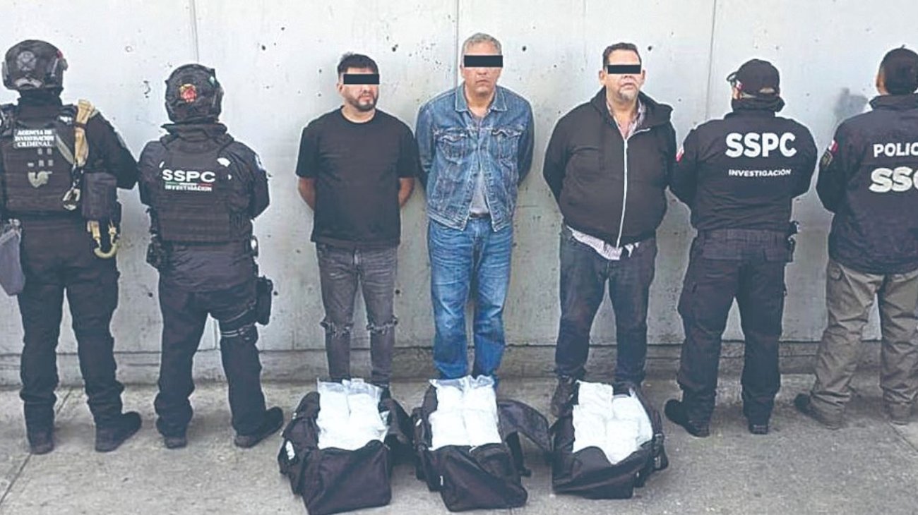 caen_tres_hombres_cabrera_sarabia_d6289837ca