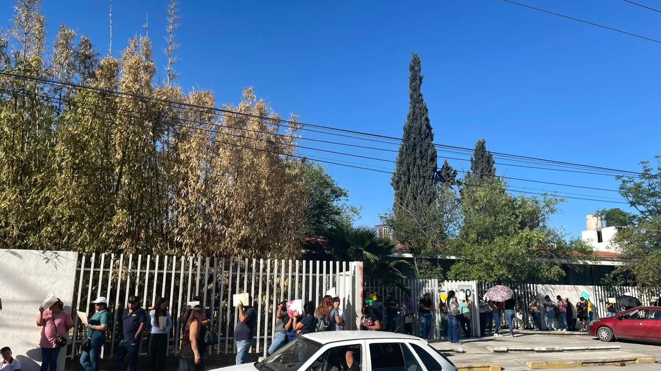 Ajustan horario más de 400 escuelas en Coahuila por onda de calor