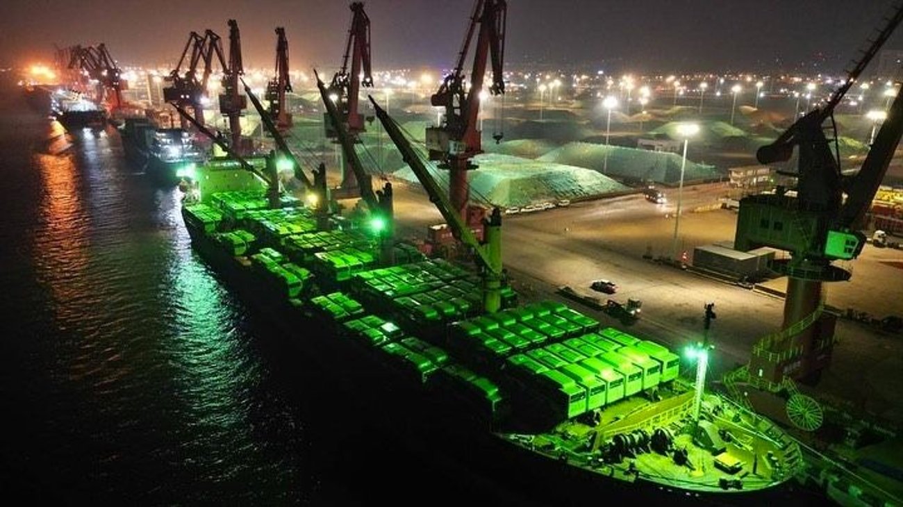 Presume Samuel arribo de 100 camiones más para Nuevo León