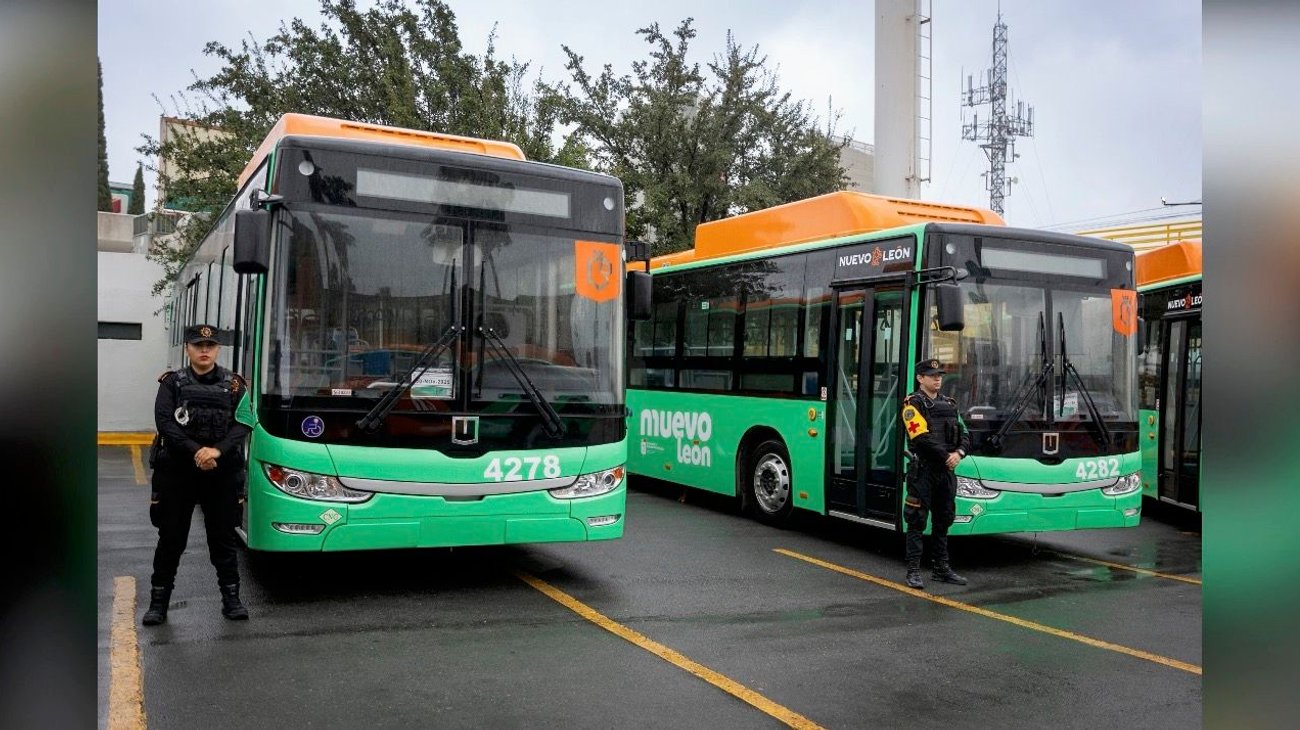 Entrega gobierno de Nuevo León 14 camiones a ruta 42 Realito