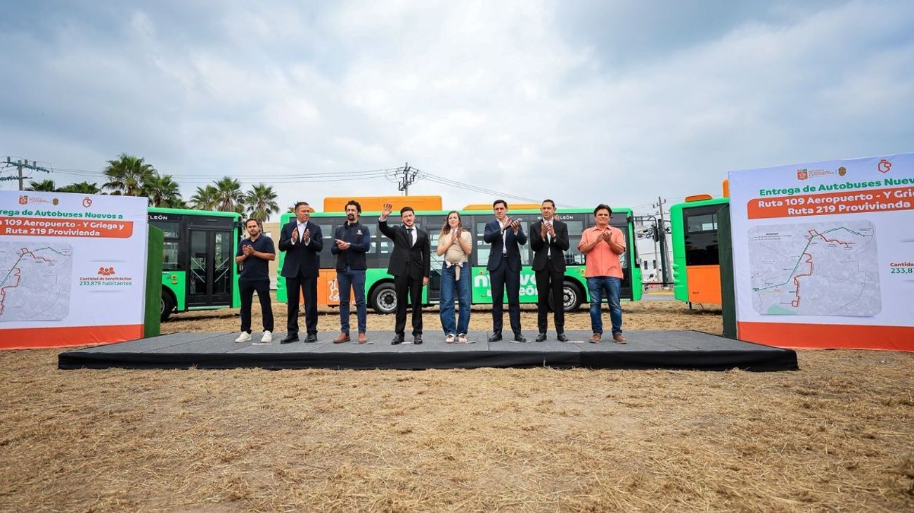 Entrega Samuel García 40 nuevos camiones para rutas 109 y 219