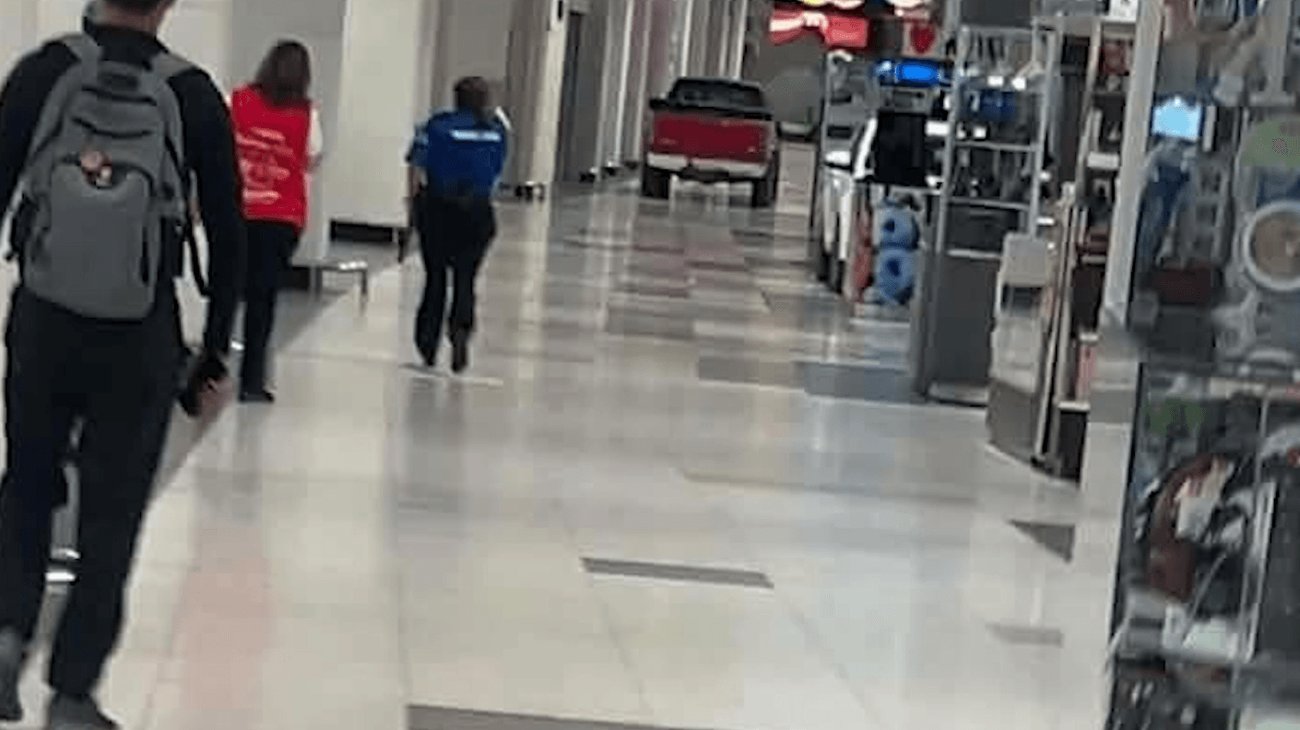 Vinculan a proceso a conductor que ingresó a Plaza Sendero La Fe 