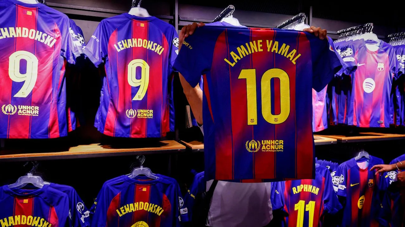 Lamine Yamal heredará el '10' de Messi en el Barcelona