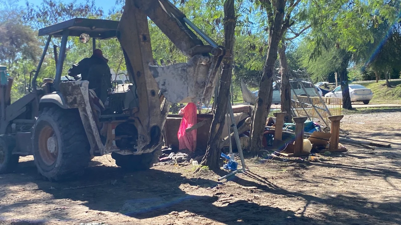 Desalojan el campamento migrante del bordo del río Bravo