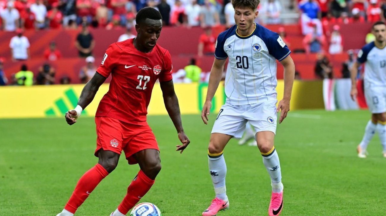 ¡Debut amargo! Canadá empata ante Bosnia en Mundial FIFA™