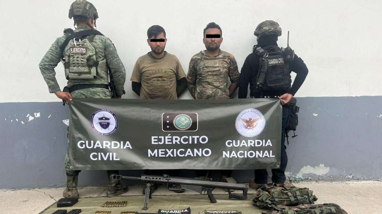Capturan a dos colombianos con arsenal en Michoacán