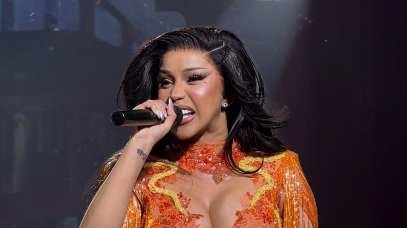 Cardi B sorprende al cantar ‘Bandido’ de Ana Bárbara en concierto