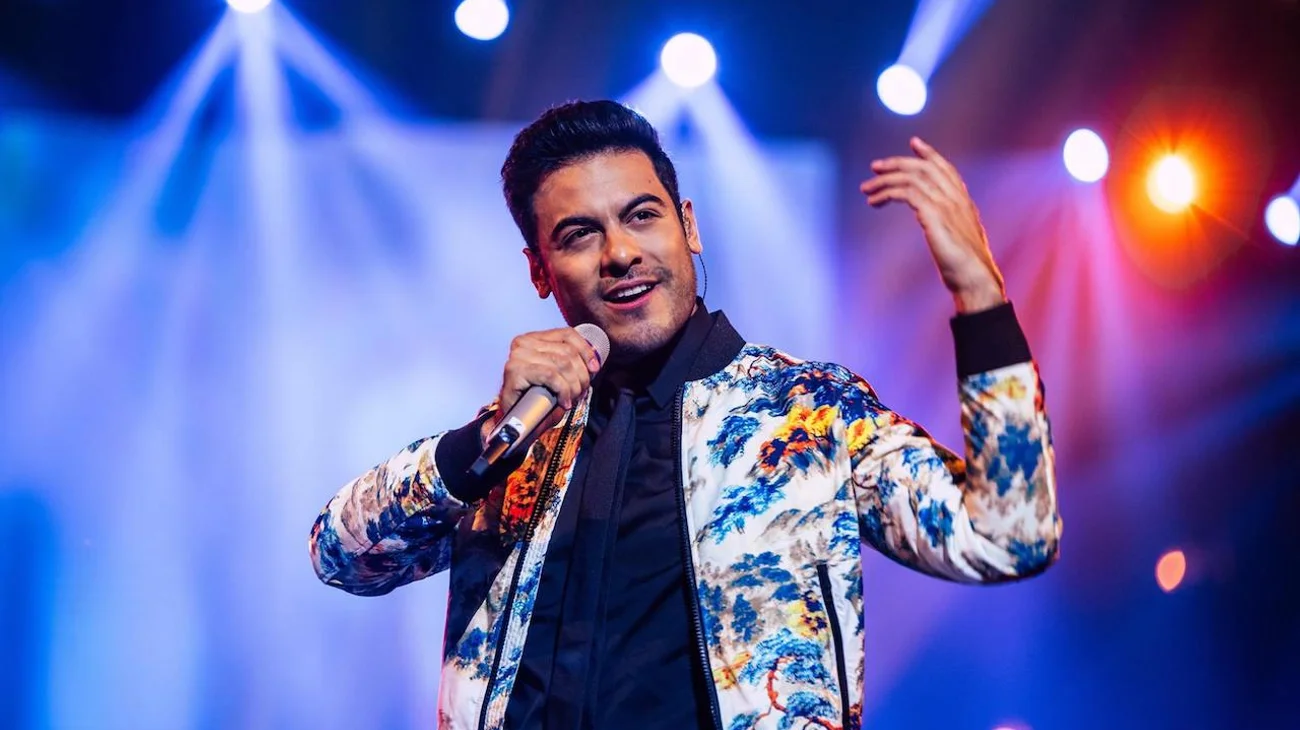 Carlos Rivera celebra en España 20 años en la música