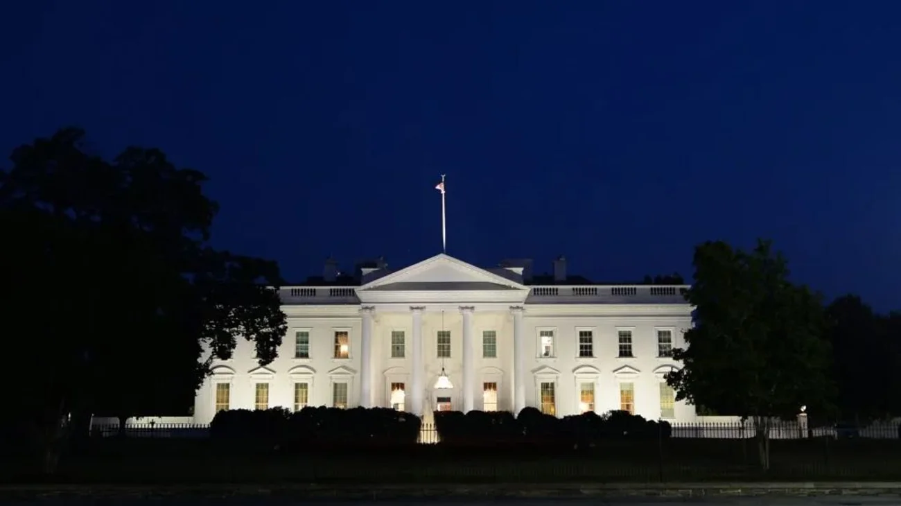 Condena 'Jet2Holidays' su uso para divulgar deportaciones