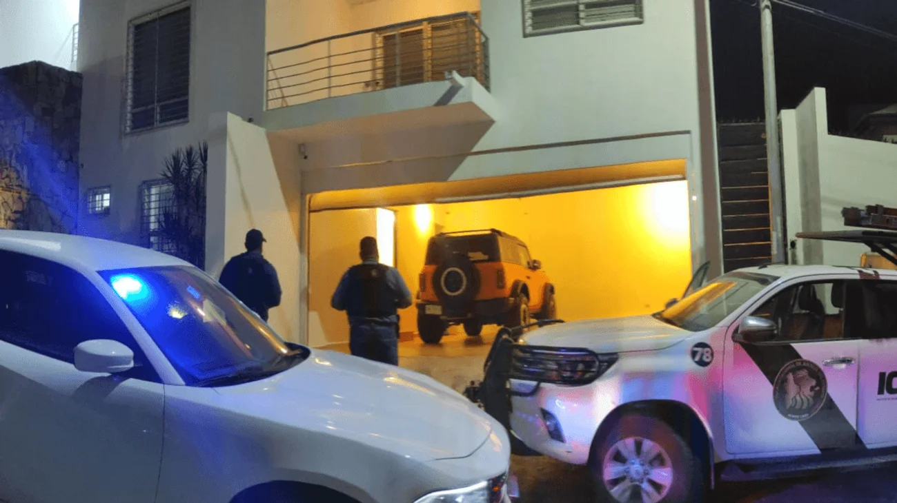 Localizan camioneta robada tras cateo en Monterrey