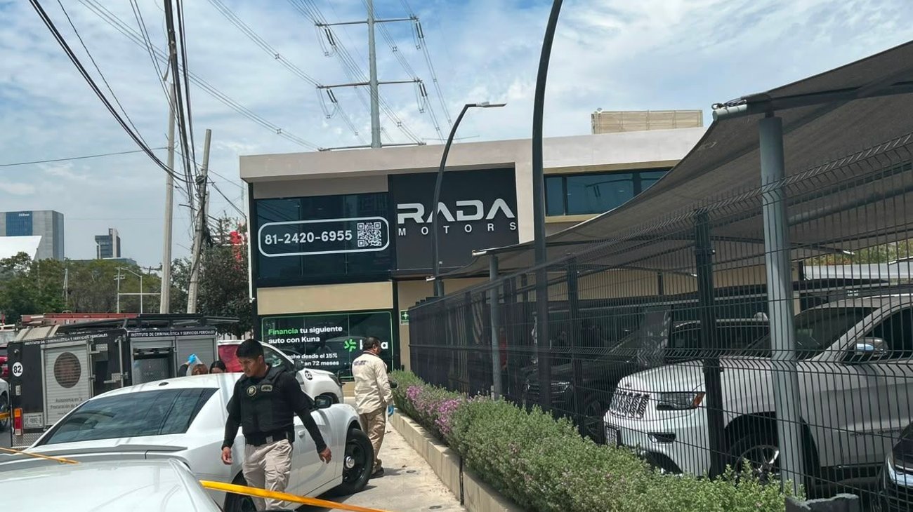 Catean lote de autos en Monterrey por investigación de fraude
