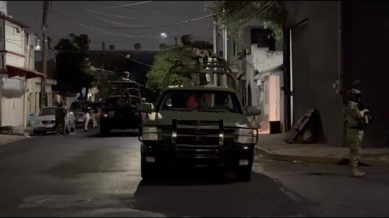 Detenido en cateos estaría relacionado con cuerpos en auto
