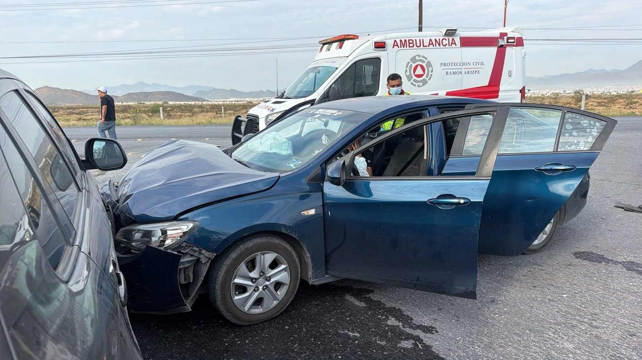 Choque en Ramos Arizpe deja tres personas heridas