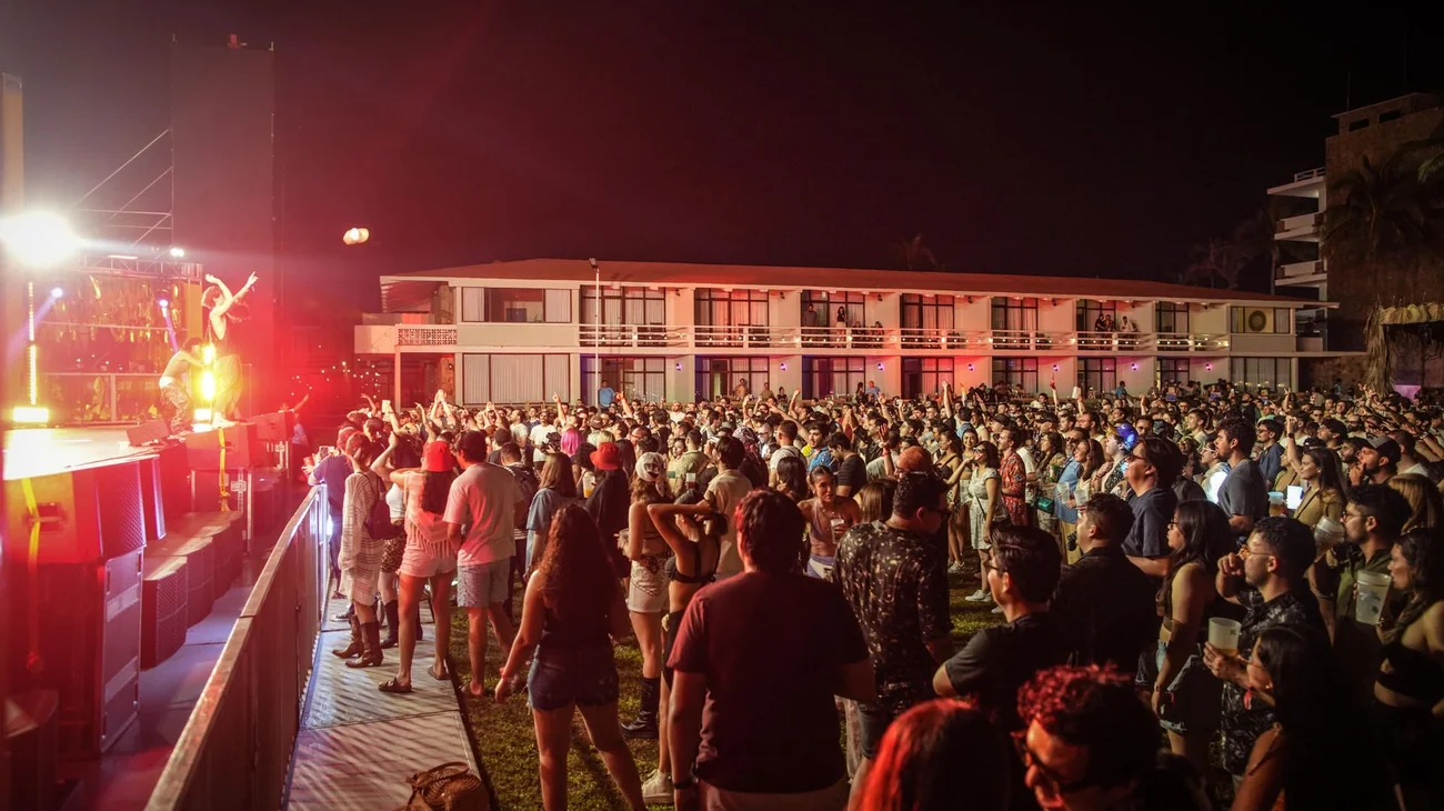 Acapulco recibe primer festival tras paso de huracanes