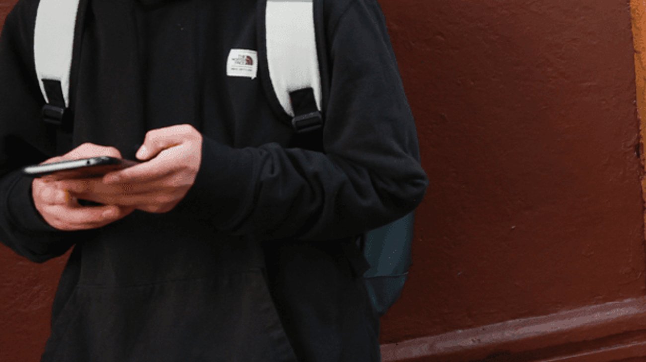 Respalda 81% de docentes consultados regular uso del celular