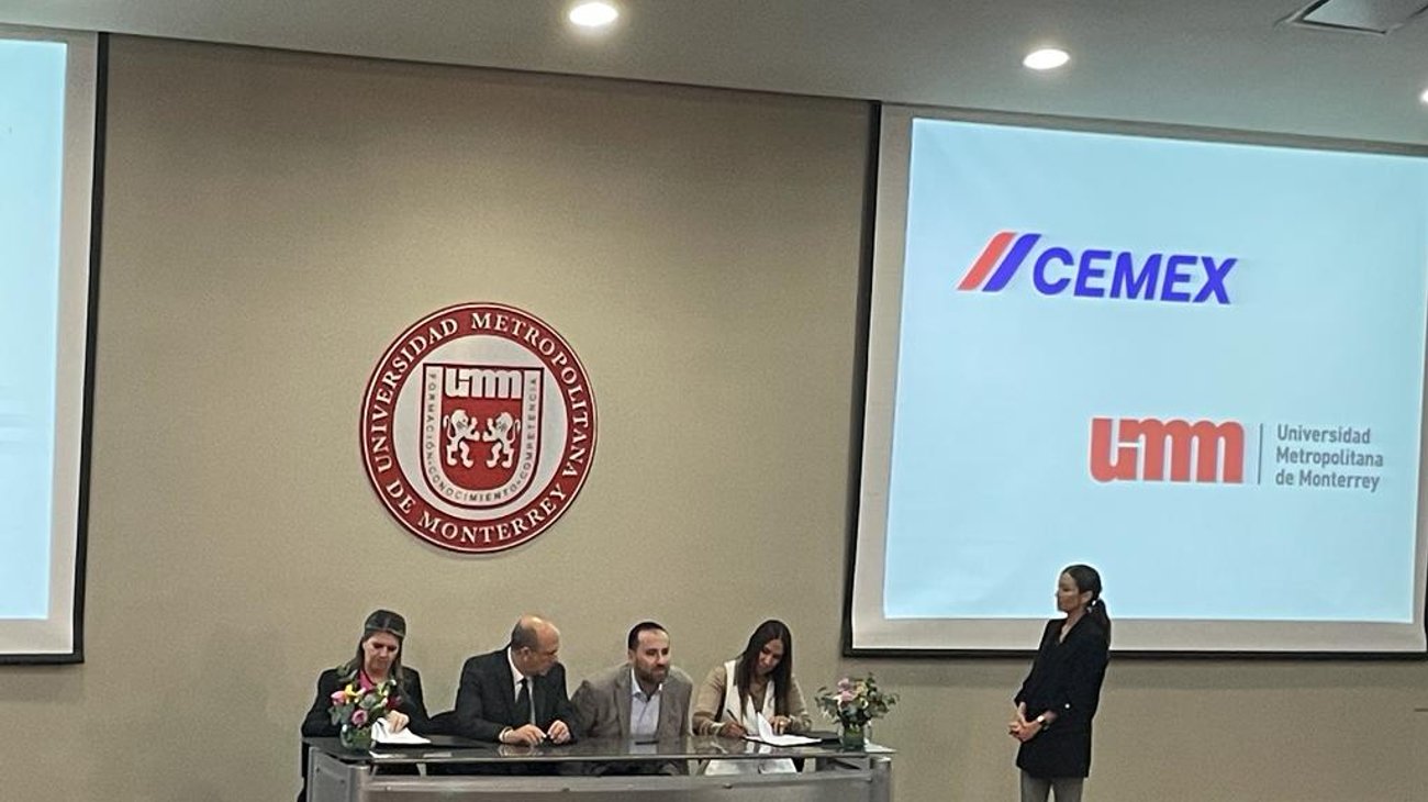 Firman Cemex y UMM convenio para emplear a estudiantes