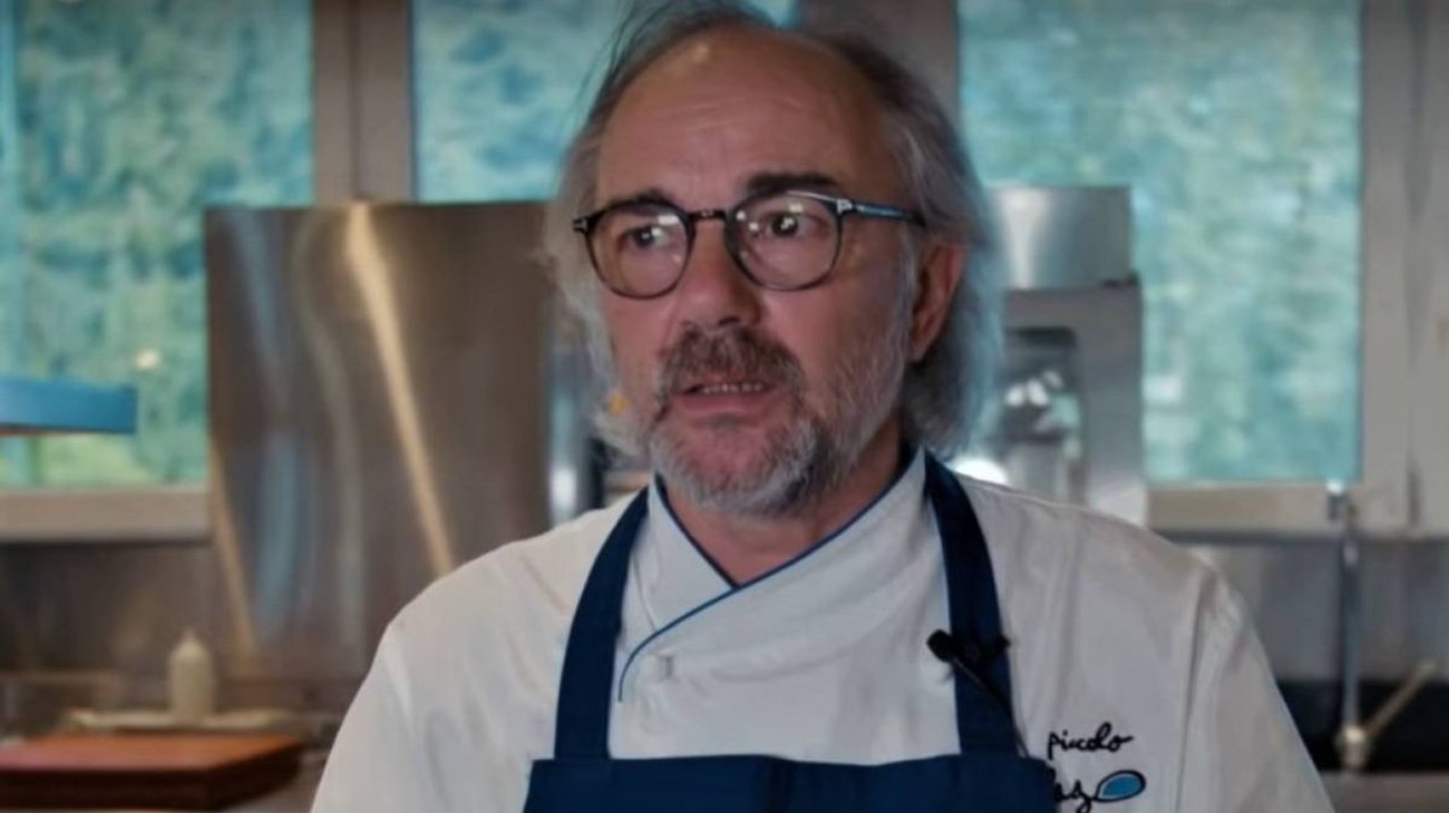 Condenan a chef italiano por servir almejas crudas en boda