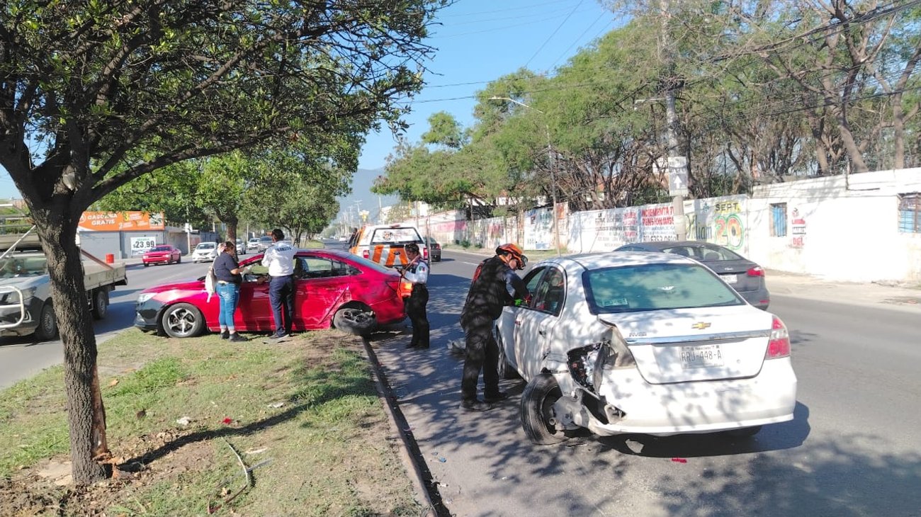 Aparatoso choque en Guadalupe activa a Protección Civil