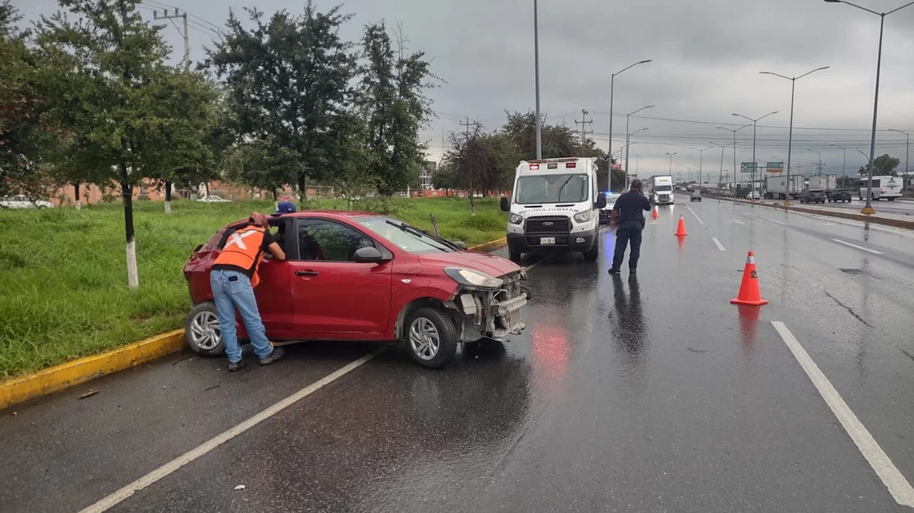 Choque sobre bulevar Miguel Ramos Arizpe deja un lesionado