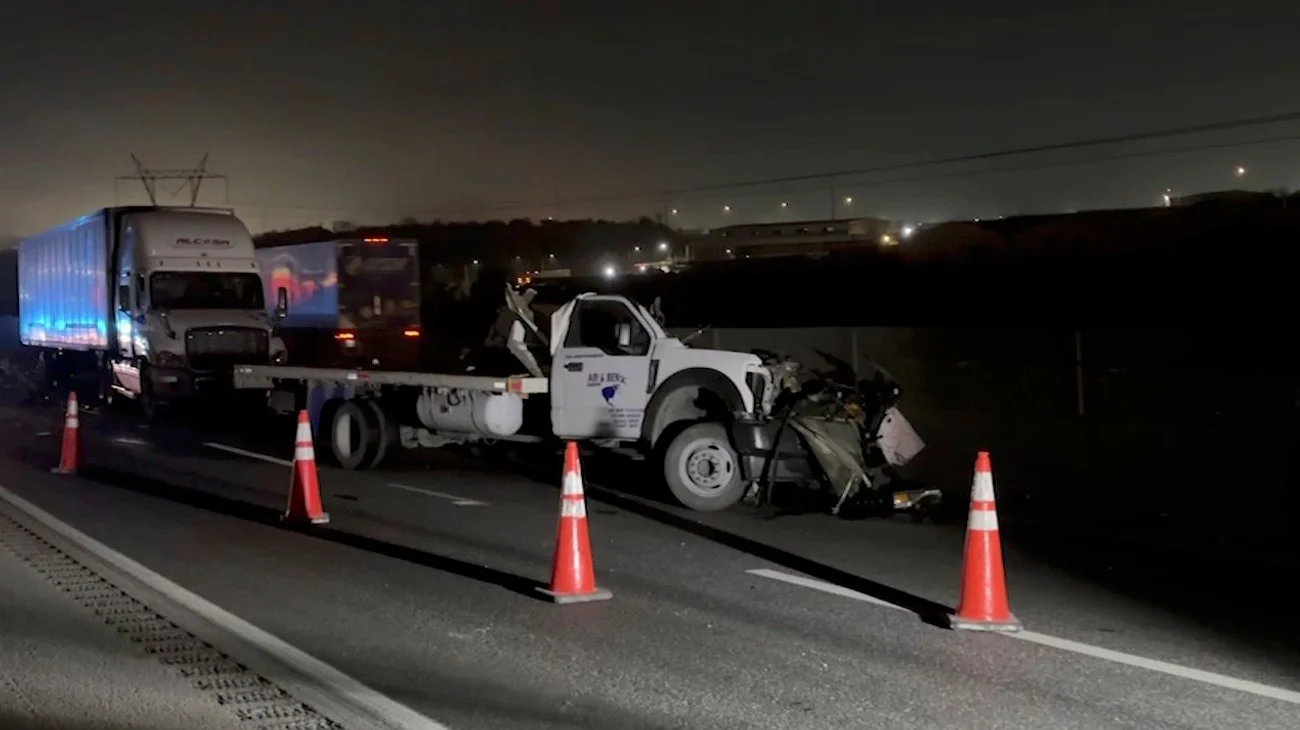 Muere conductor tras chocar contra tráiler en el Libramiento