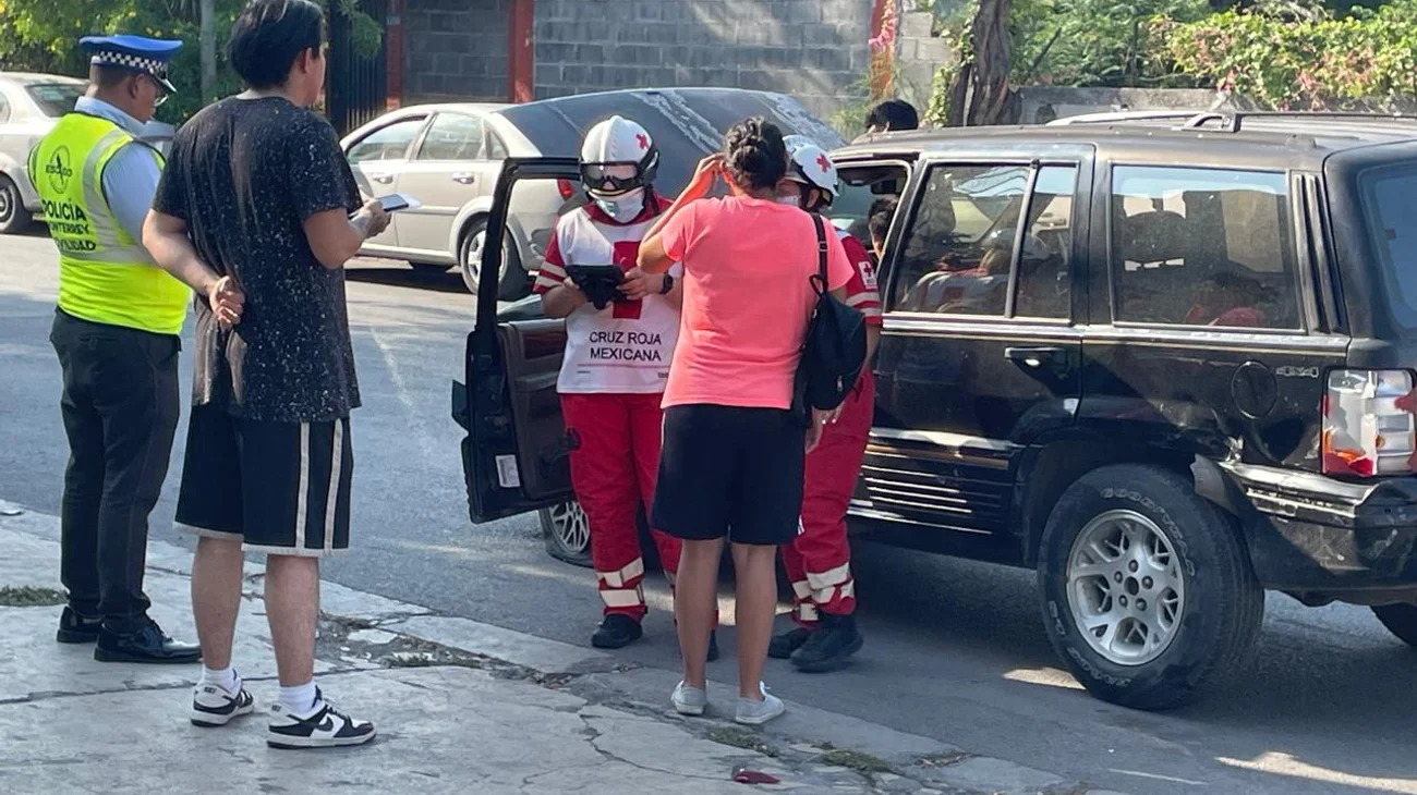 Falta de alto provoca choque en la colonia Topo Chico