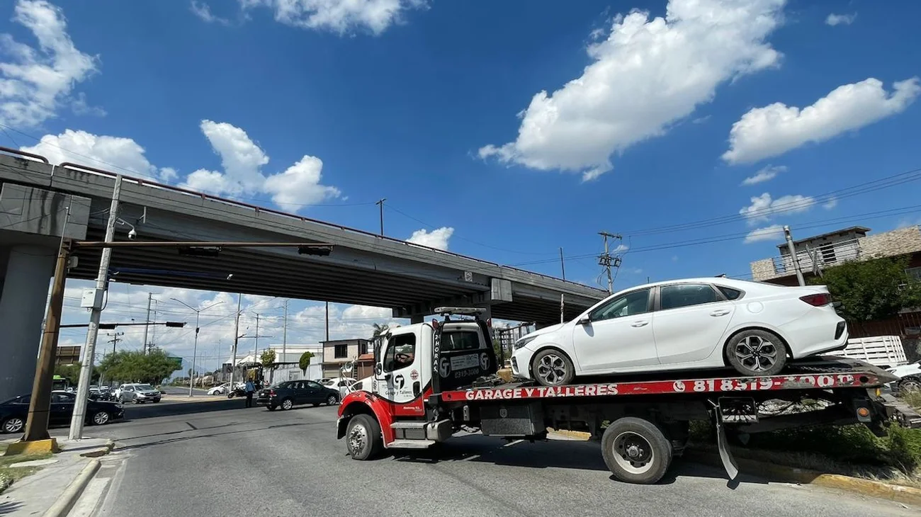Se distrae y choca con el tren en San Nicolás