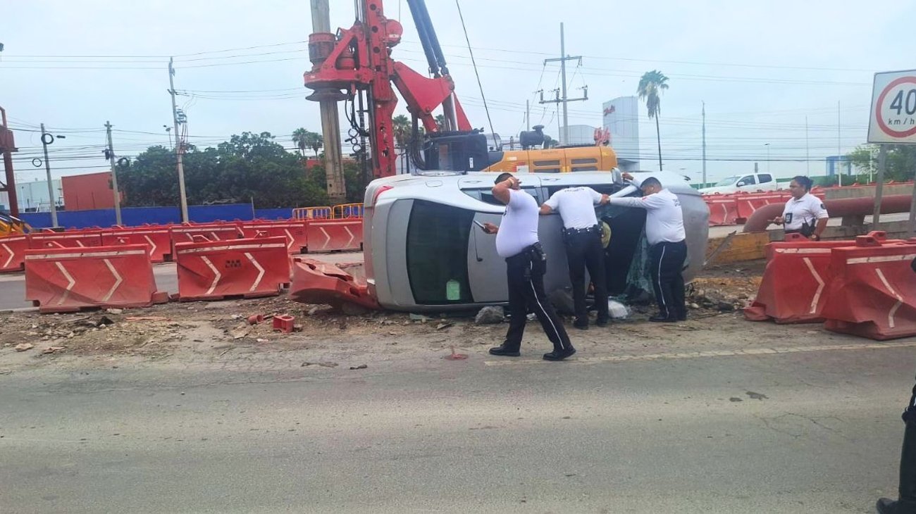 Choca contra puente y vuelca en Miguel Alemán; hay 3 lesionados