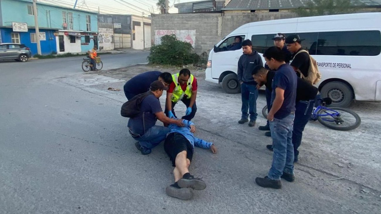 Ciclista resulta herido de gravedad tras caída en Ramos Arizpe