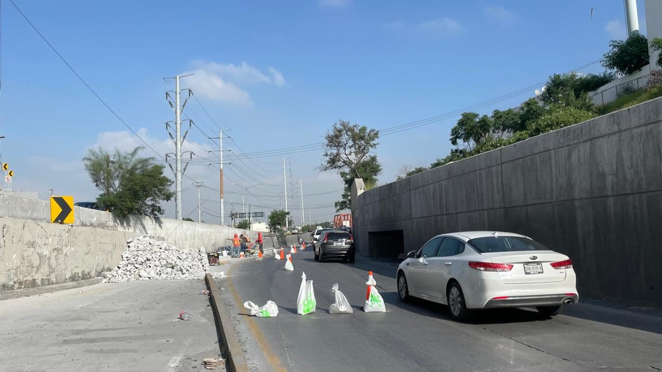 Cierran carriles en Díaz Ordaz y Antonio L. Rodríguez