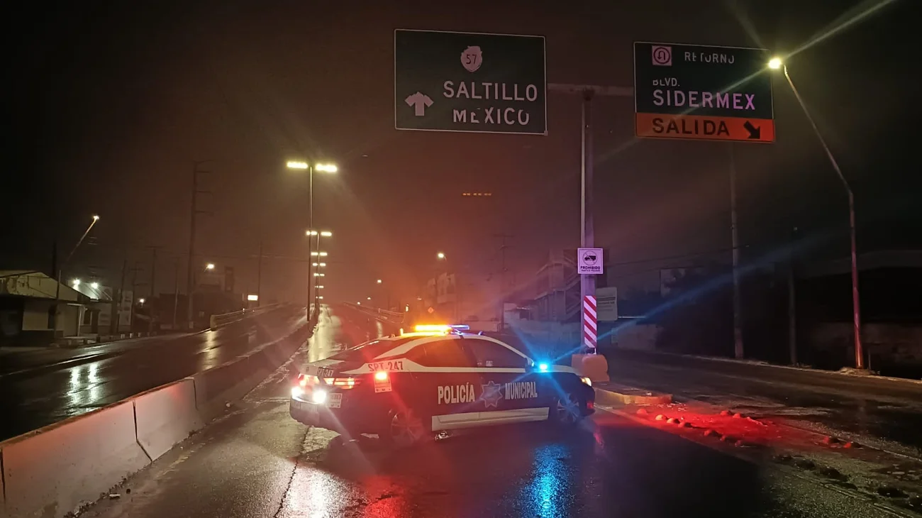 Cierran puentes en Monclova por congelamiento