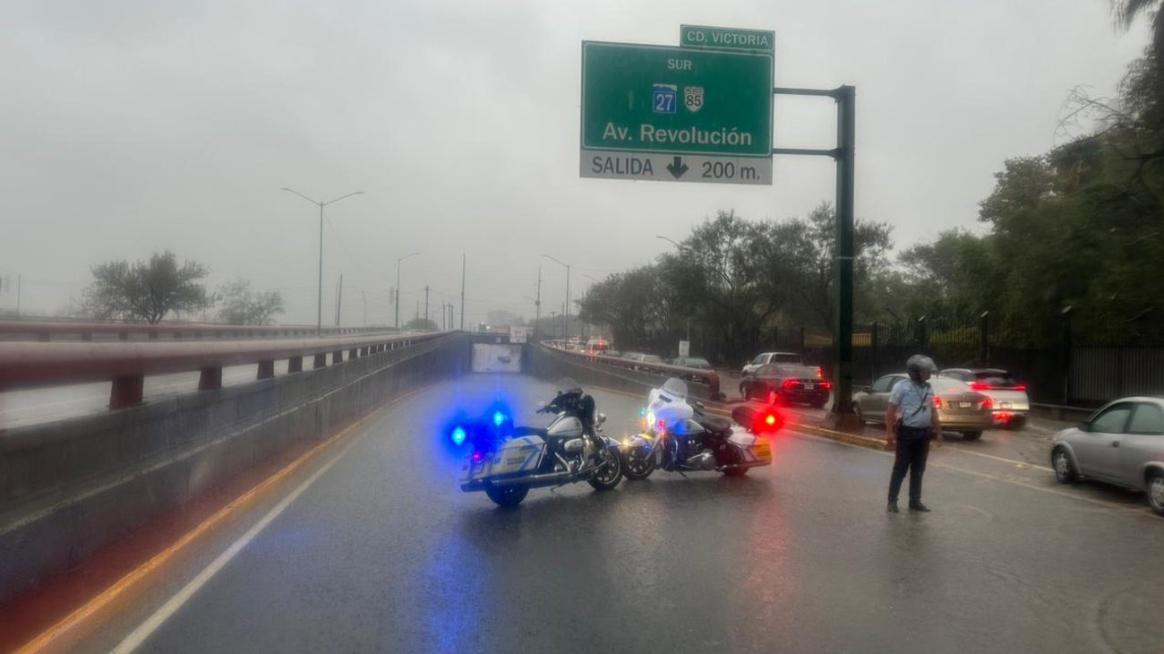 Tránsito de Monterrey implementa cierres viales por lluvias