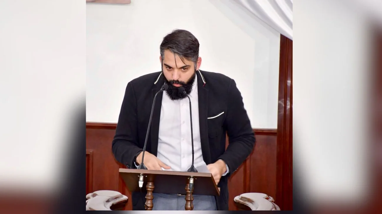 Diputado Attolini vota contra leyes de ingresos en Coahuila