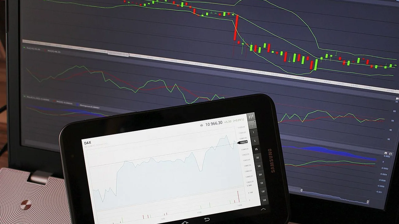 Sheinbaum acusa a EUA y Canadá de importar mucho de China