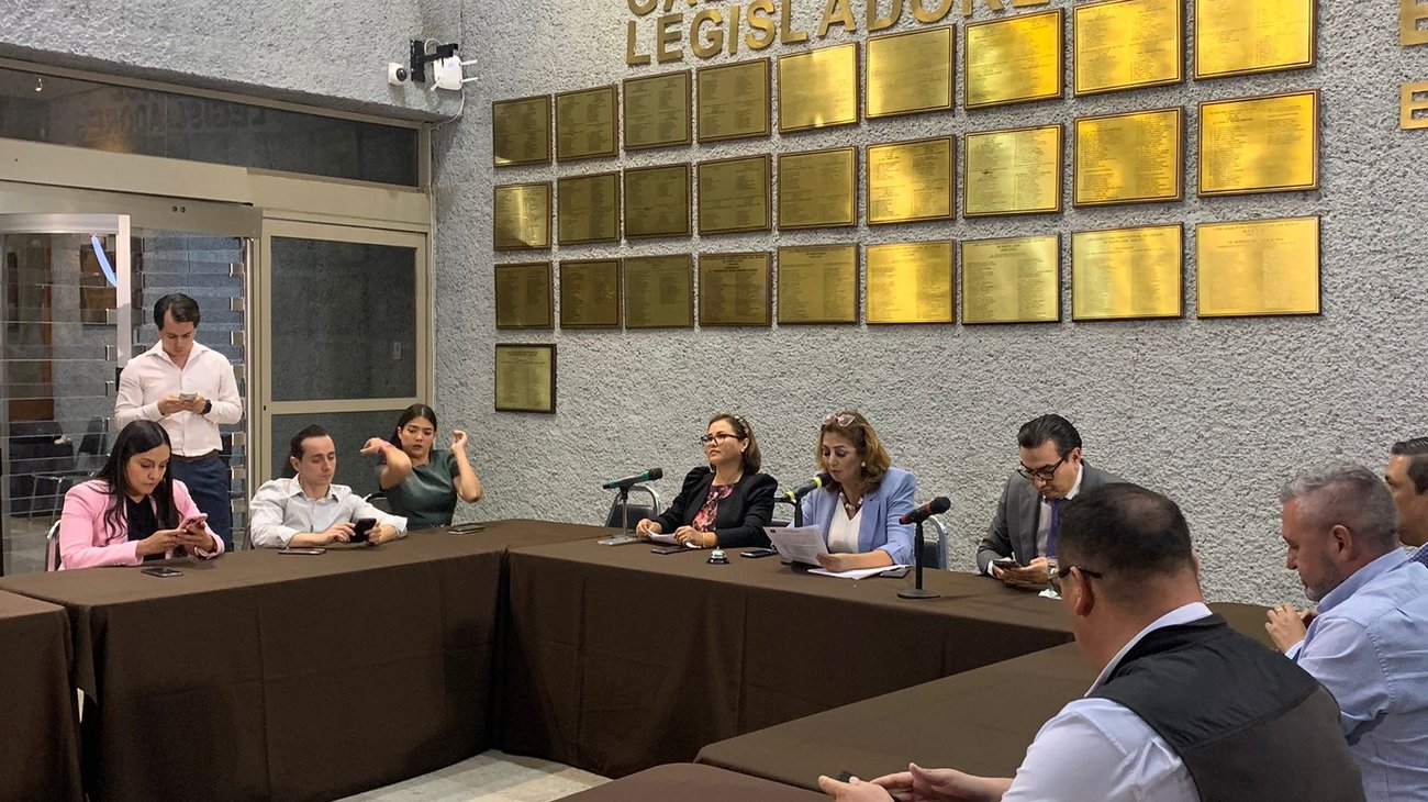 Aprueban licencia de Samuel bajo términos del Congreso