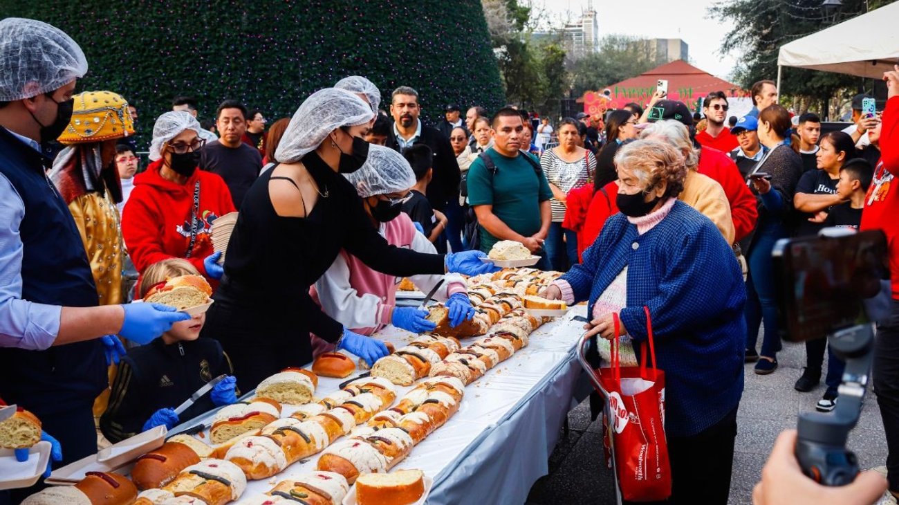 comparte_gobierno_de_monterrey_rosca_de_reyes_de_500_metros_77b51b05d0