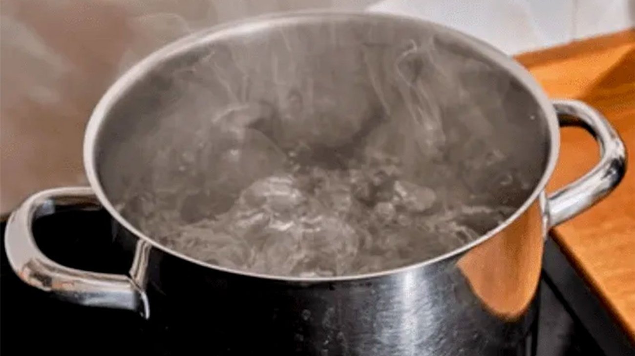 Revela abuso de padrastro y madre la quema con agua caliente