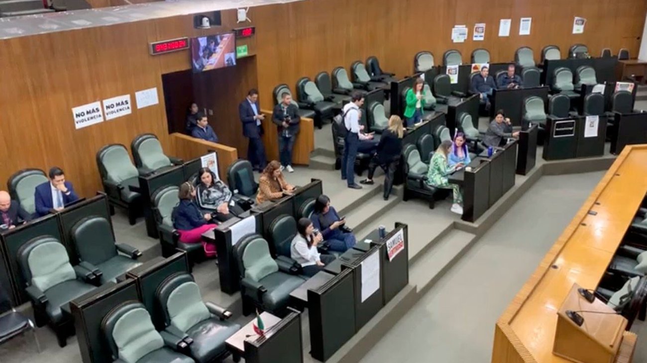 Continúa paralizado el Congreso por falta de quorum