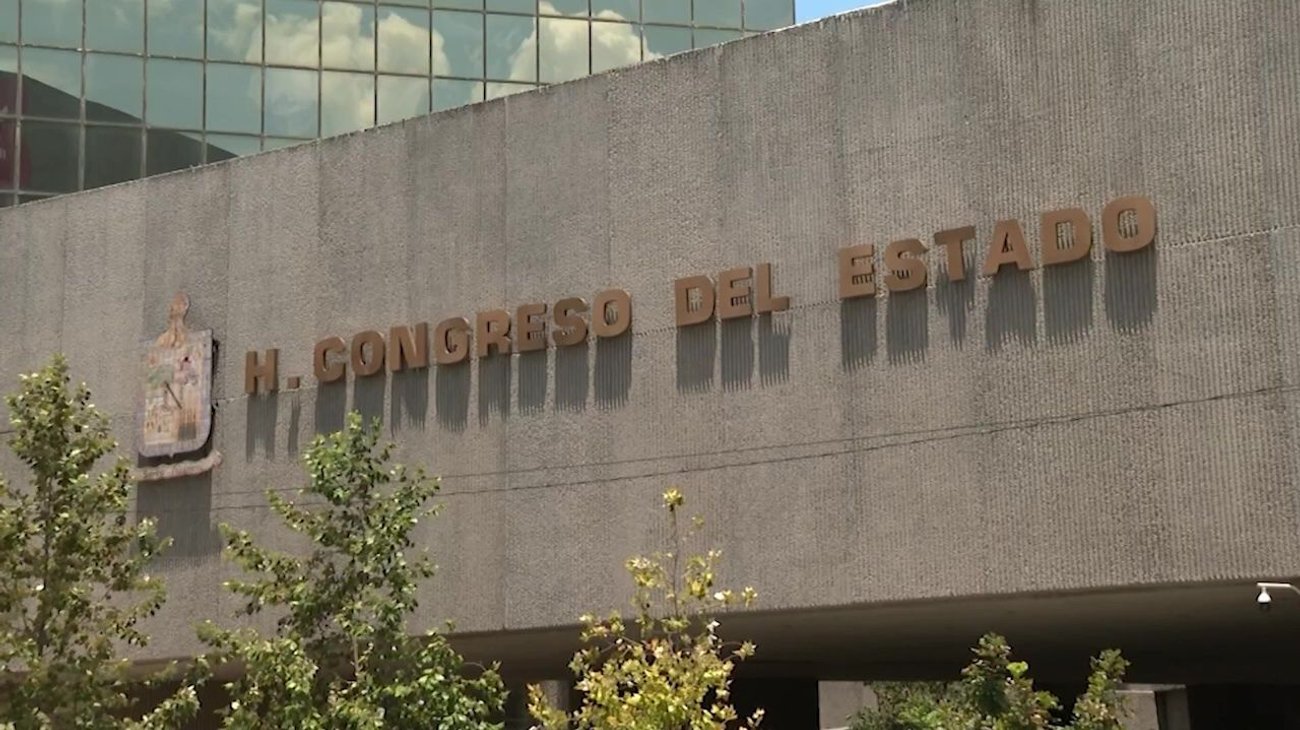 Evalúan diputados ‘escapada’ a Madrid; sería con cargo al erario