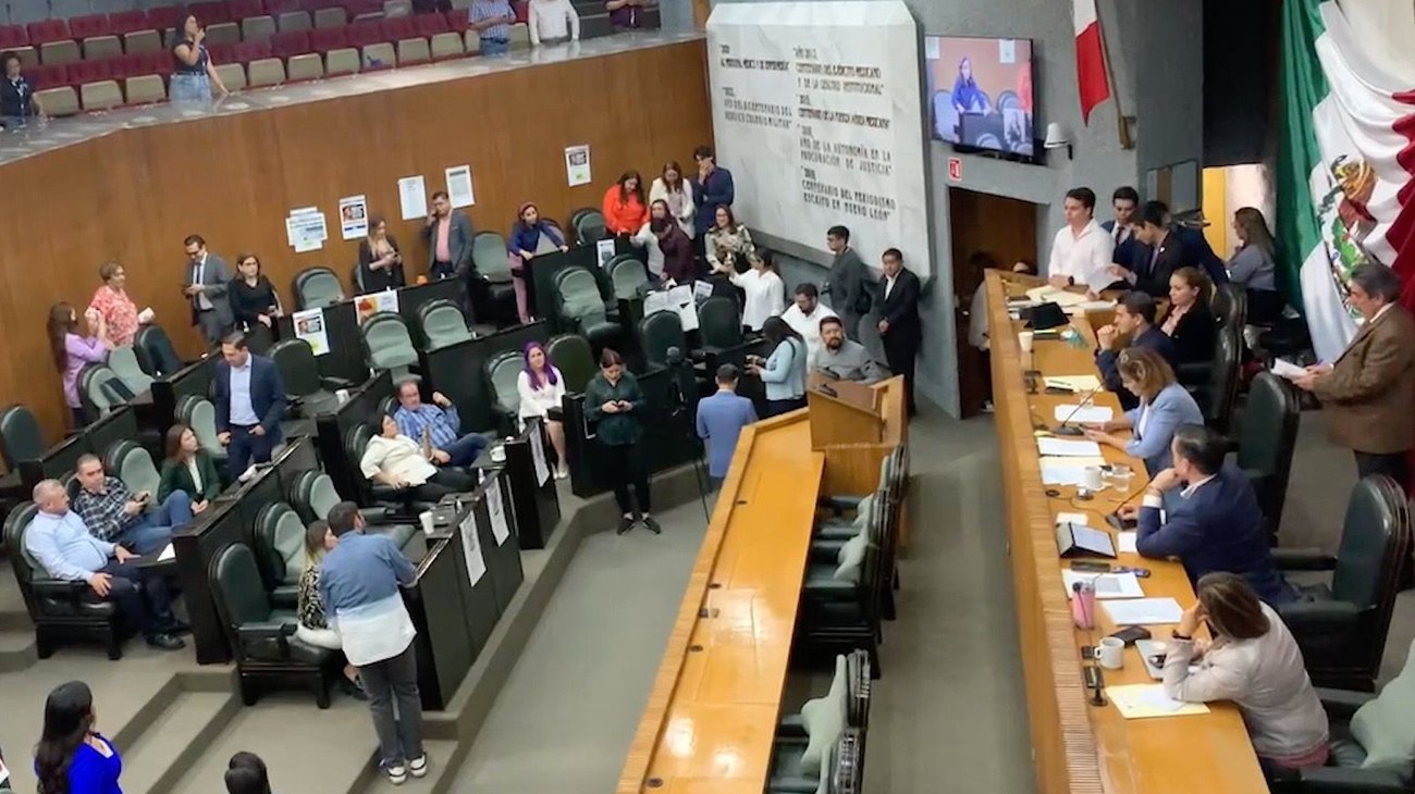 Continúa Congreso sin perfil para gobernador interino