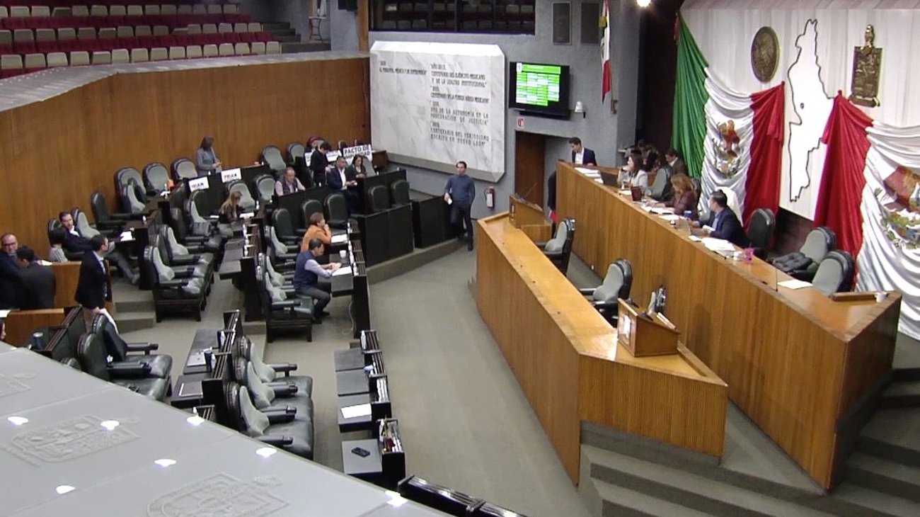 Da Congreso plazo de 24 horas a Samuel para aclarar licencia