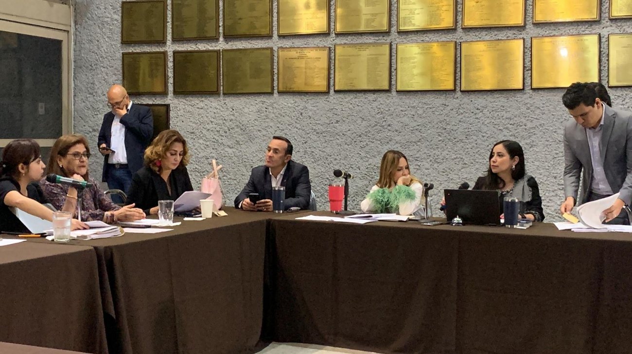 'Reviven' juicio político contra Javier Navarro