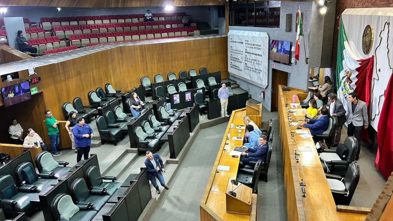 Se van diputados de Nuevo León un mes de vacaciones