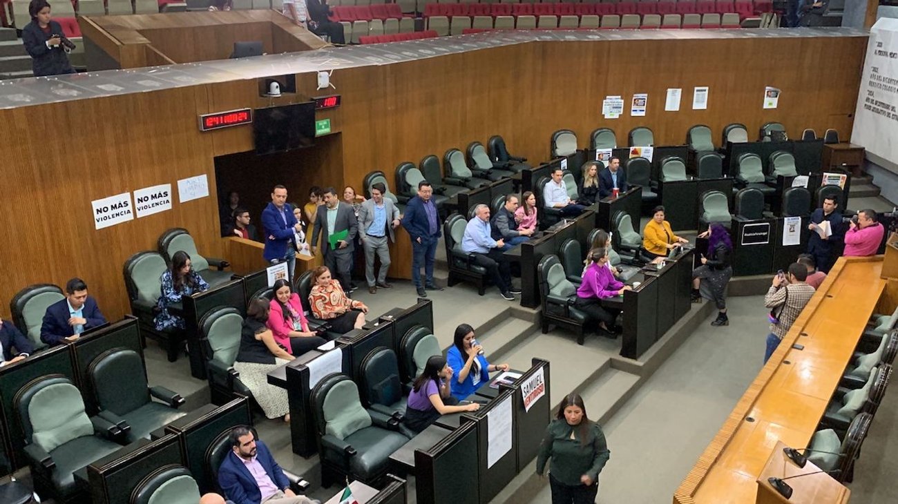 Suma Congreso 13 sesiones sin aprobar ningún dictamen