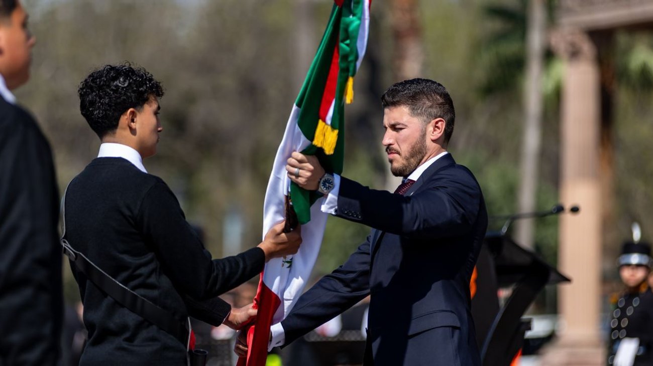 conmemora_samuel_garcia_dia_bandera_83ec31c269